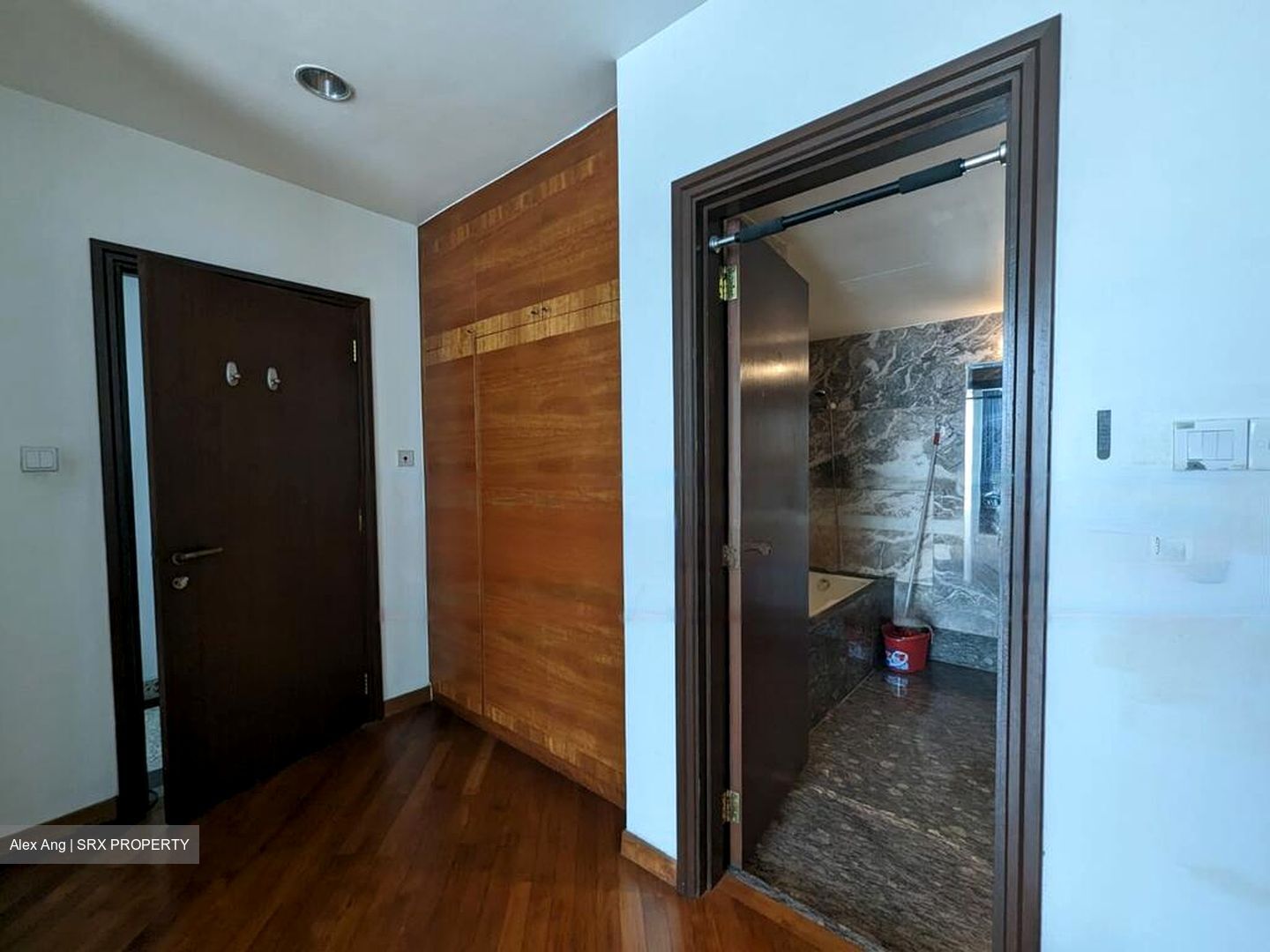 Riverside 48 (D9), Apartment #538127091